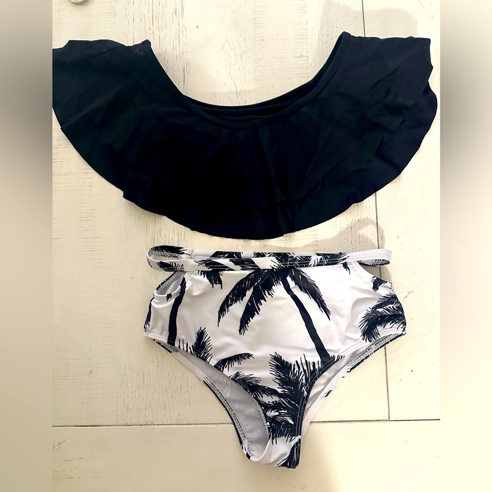 Girls swimsuit - size 8-9